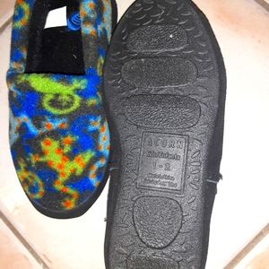 Acorn Lizard Slippers Size kids 1-2